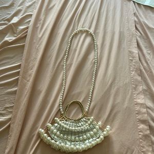 Exquisite Pearl handbag